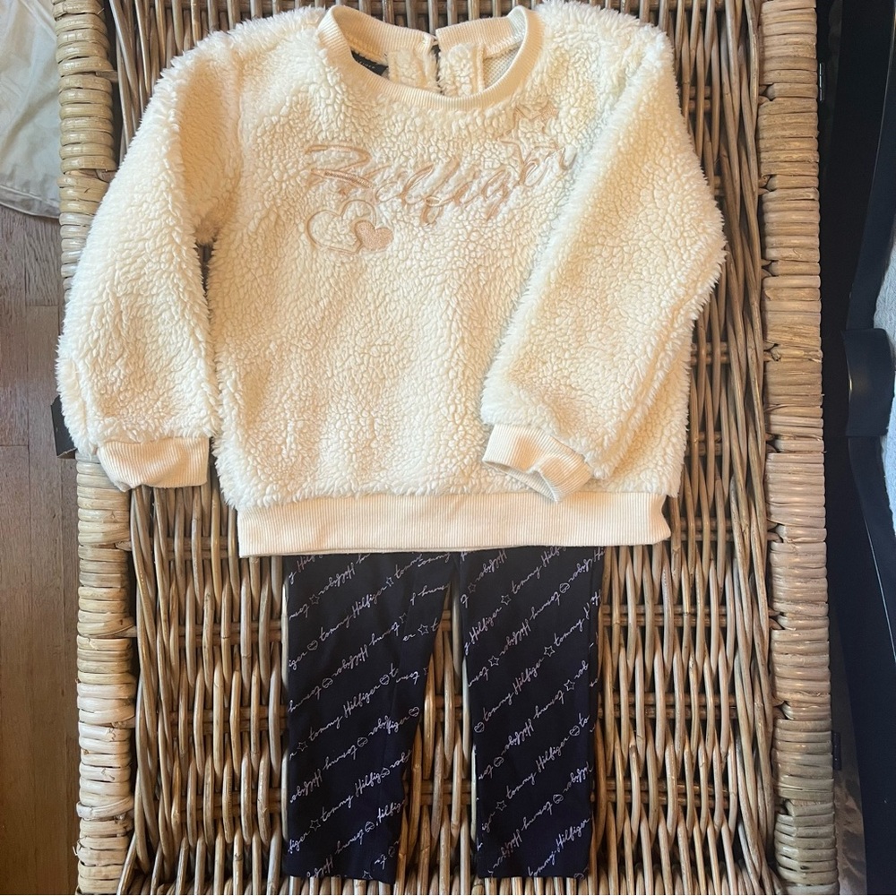 Tommy Hilfiger Toddler Girl 24M Fleece Sherpa Pullover Logo Pant 2 Piece Set